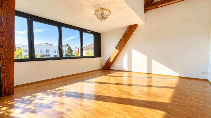 Außergewöhnliche 2-Zimmer-Dachgeschosswohnung mit EBK im Frauenland